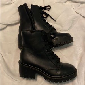BLACK BOOTS WORN ONCE